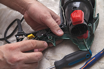 pulverizer repair a precision screwdriver
