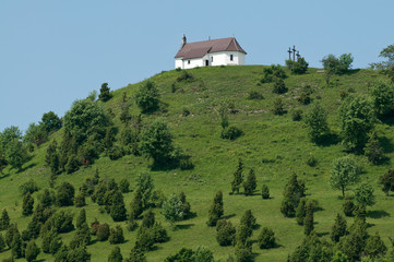 Fototapeta na wymiar Kornbühl mit Salmendinger Kapelle