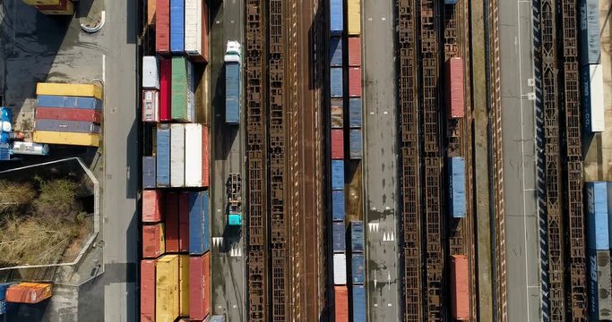 container en vue a&eacute;rienne 