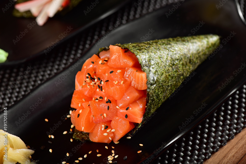 Poster salmon temaki sushi