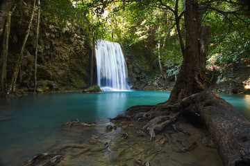 Obraz premium Erawan cascade fall in kanchanaburi province, Thailand
