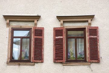 Fototapeta premium Fenster mit Fensterladen in Butzbach, Hessen