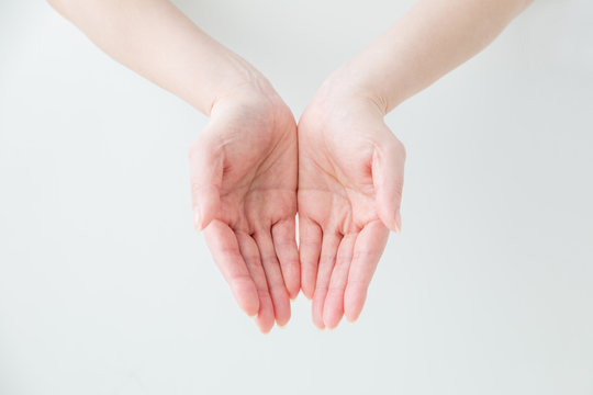 両手ですくう のストック写真 ロイヤリティフリーの画像 ベクター イラスト Adobe Stock
