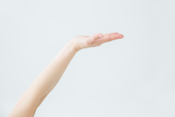 【切抜パス付き】何かを載せる手
