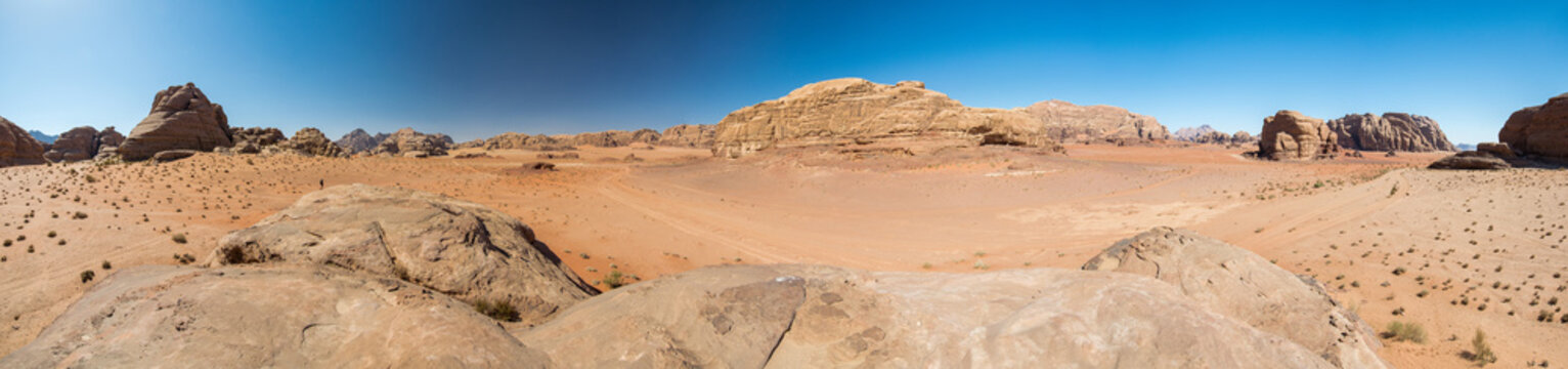 Panorama du désert du Wadi-rum - Jordanie