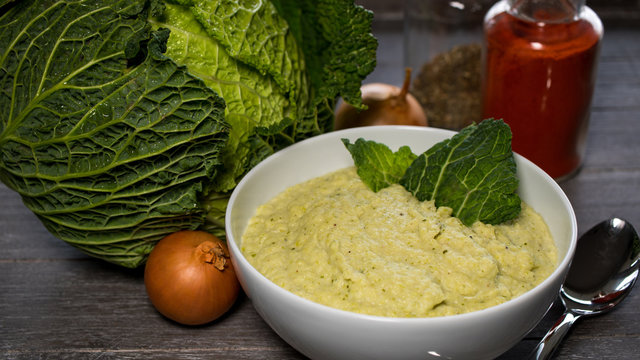 Low Carb Wirsingp&uuml;ree