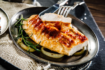 Grilled chicken fillet and vegetables