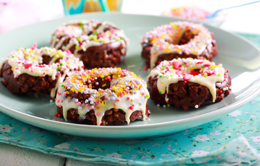 Rice pop doughnuts with white chocolate