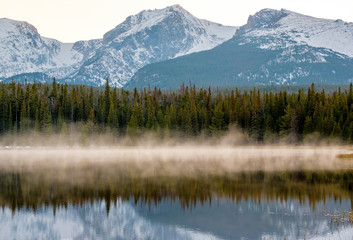 Fototapeta na wymiar Bierstadt Lake, Rocky Mountains, Colorado, USA.