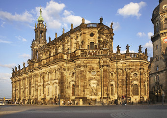 Fototapeta na wymiar Katholische Hofkirche in Dresden. Germany