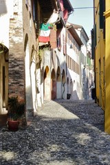 vicolo