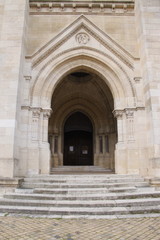 Fototapeta na wymiar Entrée de la Basilique Saint Michel à Bordeaux