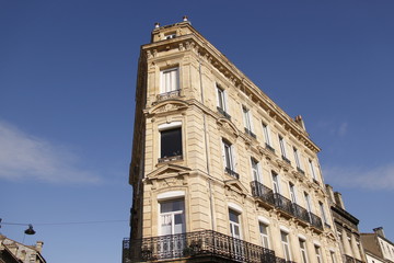 Fototapeta na wymiar Immeuble haussmannien à Bordeaux, Gironde