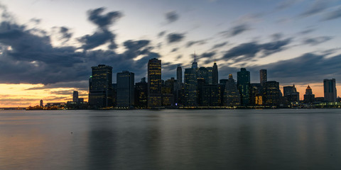 Obraz premium Dolny Manhattan Skyline z Brooklynu