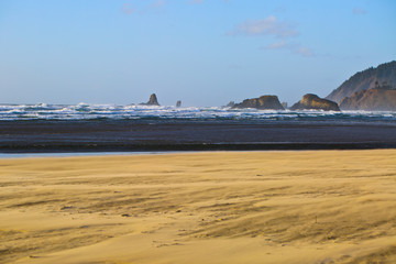 Fototapeta na wymiar Big Blue Pacific Ocean waves and deep blue sky Oregon Coast USA