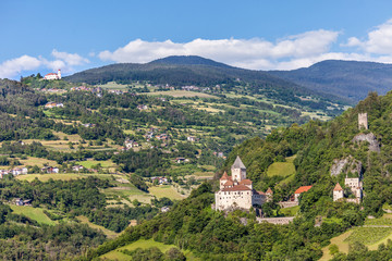 Fototapeta na wymiar Die Trostburg im Eisacktal