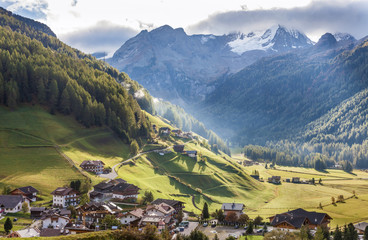 Rein in Taufers bei Sonnenaufgang