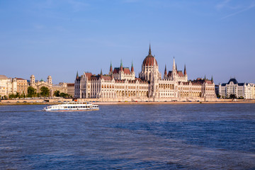 Fototapeta premium Hungarian parliament building