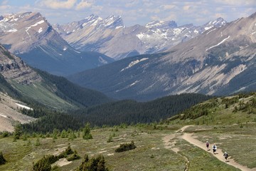 Fototapeta na wymiar Hiking in the Canadian Rockies