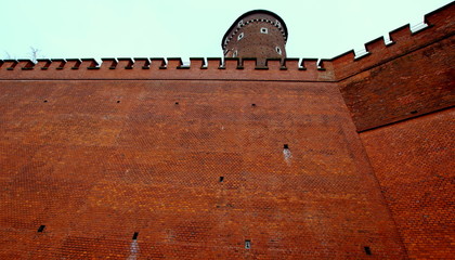 Ceglany mur obronny krakowskiego zamku - Wawel