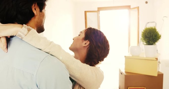 couple relocating in the new house