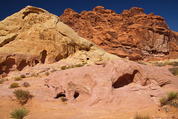 Fototapeta premium Rock formation at White Dome Loop in Valley of Fire State Park in Nevada in the USA 