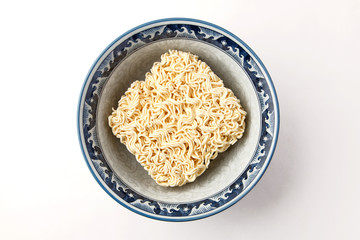 インスタントラーメンの麺