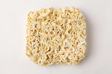 インスタントラーメンの麺