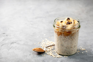 breakfast with  overnight oatmeal - 191856207