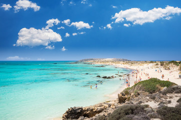 Elafonissi Lagune, Kreta, Griekenland. Het strand van Elafonisi is een van de beste stranden van Europa. Er zijn roze en zwart zand.