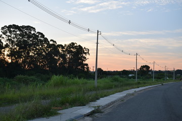 Fileira de postes ao entardecer © Luis Cabelos