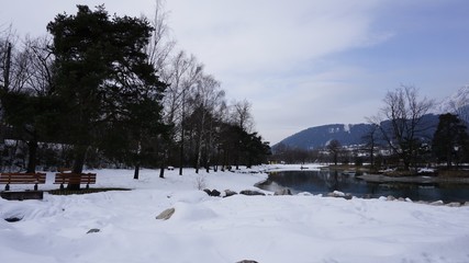 Terfens in Tirol Österreich nahe Schwaz Badesee Weisslahn im Winter 2018