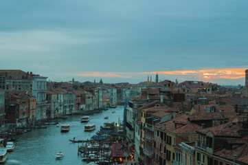 Tramonto sul canal Grande di Venezia visto dalla terrazza di Fondaco dei Tedeschi. 