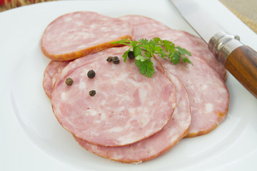 saucisson à l'ail