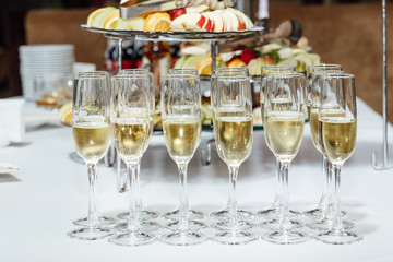 full glasses of champagne