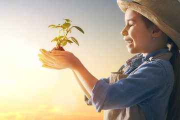 girl with seedlings