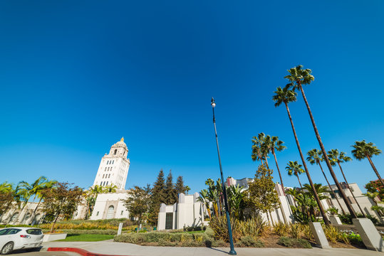 Beverly Hills city hall under a clear sky