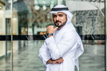 Arabian man in the Emirates - obrazy, fototapety, plakaty