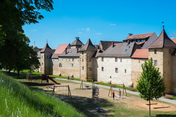 Weissenbrurg Stadtmauer Schie&szlig;grabenmauer