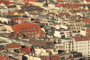 Typisch Berliner Dachlandschaft, hier im historischen Scheunenviertel