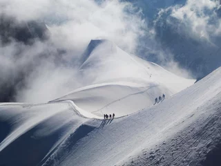 Papier Peint photo autocollant Mont Blanc Aiguille du Midi - un sommet dans les Alpes dans le massif du Mont Blanc