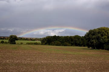 Landschaft bei Goseck mit Regenbogen
