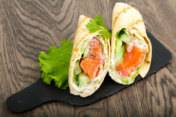 Salmon bread roll