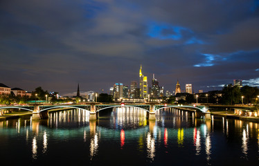 Obraz premium Frankfurt Skyline at night