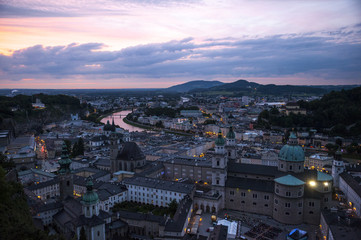 Fototapeta na wymiar panoramic view of Salzburg at sunset