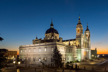 Fototapeta na wymiar Amazing Sunset view of Almudena Cathedral in City of Madrid, Spain
