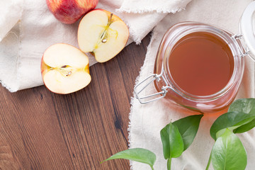 Top view of apple juice with fresh apples 