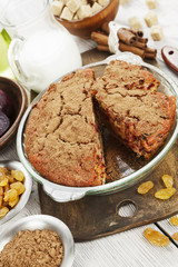 Beetroot pie with raisins