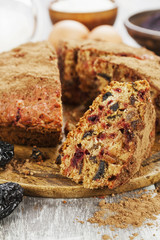 Beetroot pie with prunes and cocoa powder