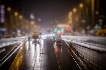 night traffic in the city 